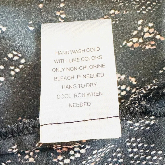 DANIEL RAINN Women Sleeveless Pullover Round Neck Semi Sheer Shirt Size Small - Picture 14 of 14